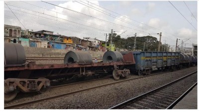 Breaking! 3 Trains Cancelled After Goods Train Derails in Palghar