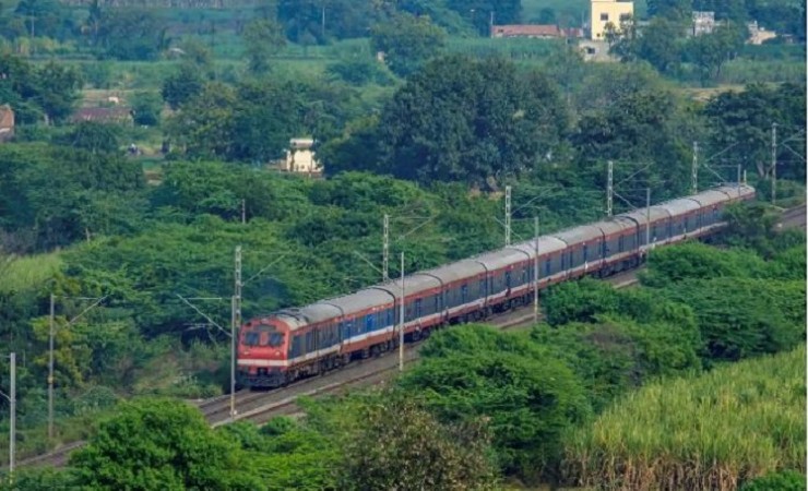 Indian Railways Operates 45 Special Trains for 'Meri Mati Mera Desh' Campaign