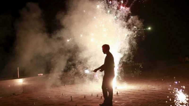 TN schedules Time slots for bursting firecrackers during Deepavali