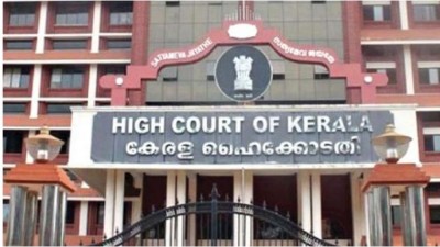 Kerala HC issued notices to Governor in re-appointment of Kannur VC