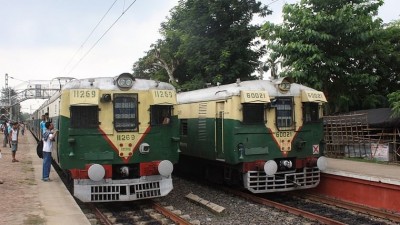 रेलवे 11 नवंबर से शुरू करेगा पश्चिम बंगाल में 696 उपनगरीय सेवाएं