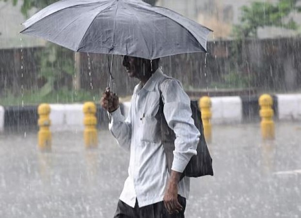 Heavy Rainfall Prompts School Closures in Coastal and Interior Districts of Tamil Nadu