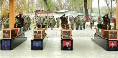 सेना ने पाकिस्तान द्वारा संघर्ष विराम उल्लंघन में शहीद भारतीय सैनिकों को अर्पित की श्रद्धांजलि