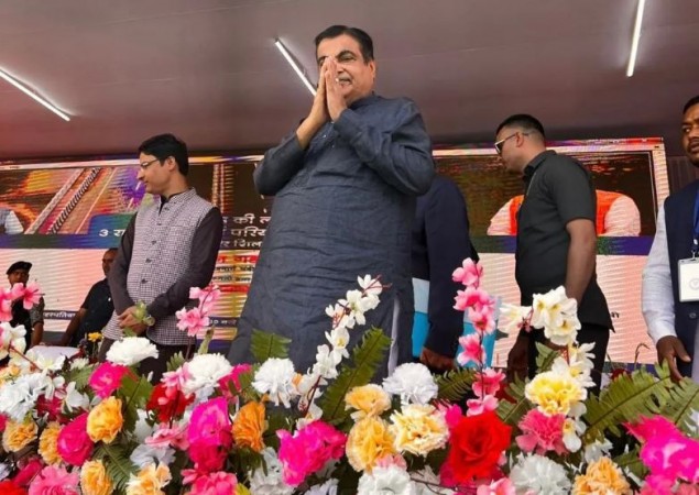 Gadkari launches 3 NH projects worth Rs 1,206 Cr in Bengal