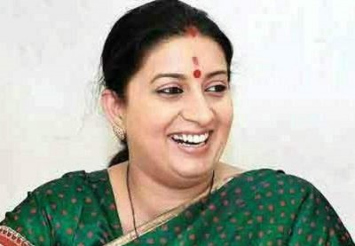 VIDEO! Smriti Irani welcomed the students who returned to India from Ukraine in this special way