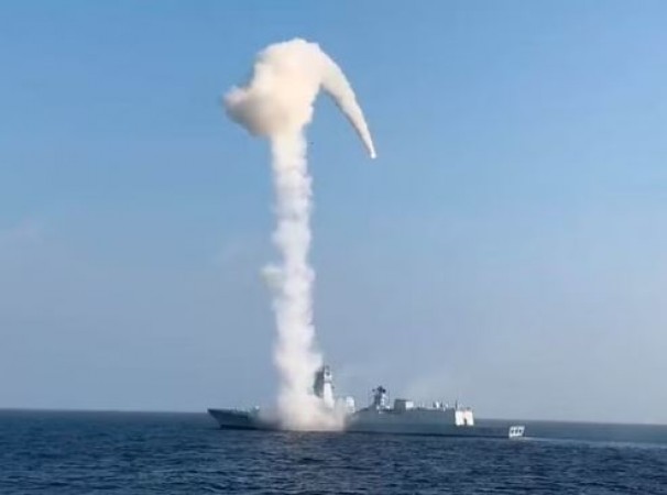 नौसेना के स्वदेशी जहाज को बड़ी कामयाबी, पहली ही स्ट्राइक में तबाह हो गई मिसाइल