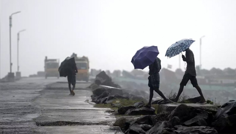 Cyclone Nivar impact: Heavy rain lashes Puducherry