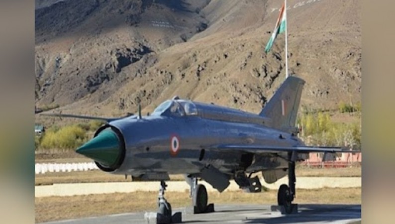 Indian Air Force Chief Announces Phase-Out of MiG-21 Fighters by 2025