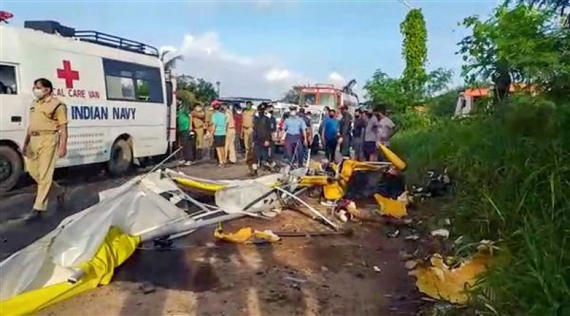 Kerala: Two Navy officers lost life in Kochi