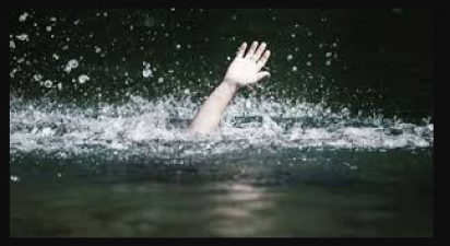 Two young men drowned in jalpalli tank