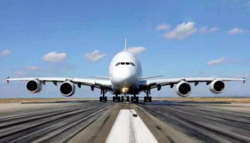 World's largest passenger plane Airbus A380 arrives in Bangalore airport
