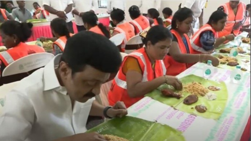 Tamil Nadu CM MK Stalin Dines with Frontline Workers Amidst Monsoon Relief Efforts