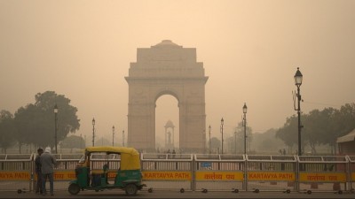 Delhi Suffers from Poor Air Quality as AQI Hits 293