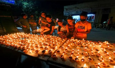 UP government to light 1.25 million cowdung-made diyas