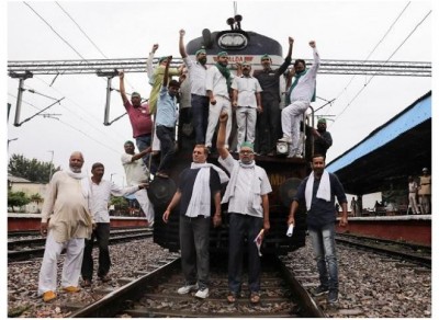 The ‘RAIL ROKO’  agitation affects 130 locations in Northern Railway zone, hinder of 50 trains