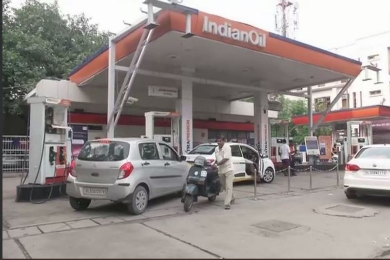 Petrol pumps in Delhi to remain shut today in protest against Kejariwal's refusal to cut VAT on fuel