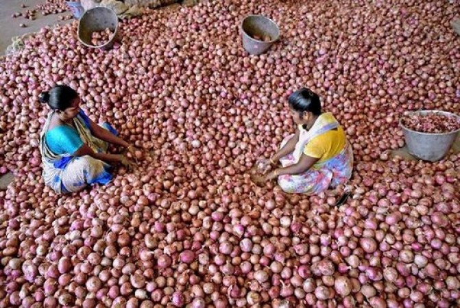 Central Govt take steps in to check onion prices