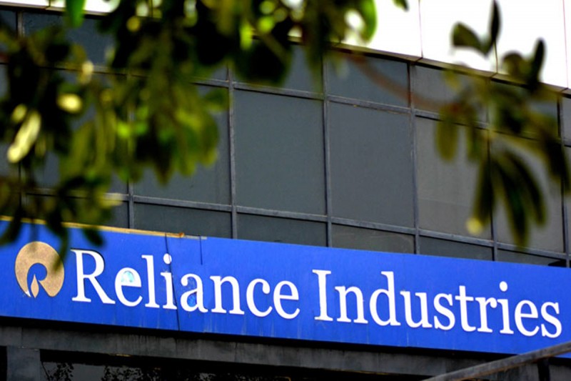 FIIs increase Stake in Reliance, Stock Up