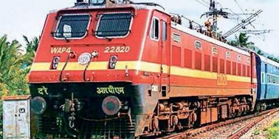 दक्षिण रेलवे ने दिवाली से पहले  शुरू कीं स्पेशल ट्रेनें