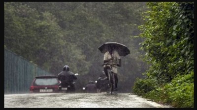 Heavy Rainfall and Cyclone Impact Cause Disruption in Kerala and Odisha