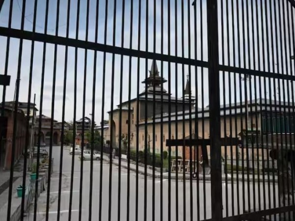 Srinagar's Jamia Masjid Remains Closed for Friday Prayers