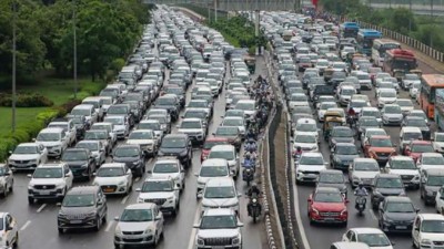 Delhi Govt Introduces Smart Payment System for Vehicle Fines via WhatsApp