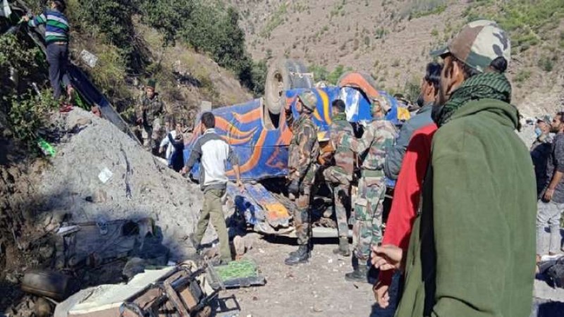 जम्मू-कश्मीर में खतरनाक हादसा, 11 लोगों की गई जान