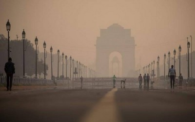 The minimum heat in Delhi drops to 14.6 degrees Celsius, the lowest of the season.