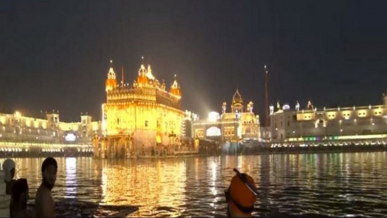 Guru Ram Das's Birth Anniversary: Devotees Immersed in Sacred Ritual at Golden Temple, Amritsar