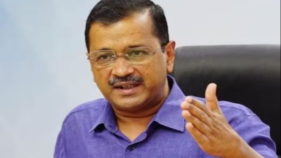 Kejriwal Distributes Diwali Bonuses and Early Salaries to MCD Workers Ahead of Festival