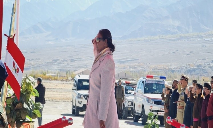 President Murmu Reaches Leh for Ladakh Foundation Day Celebrations