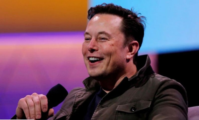 Elon Musk says he is thinking of quitting his jobs