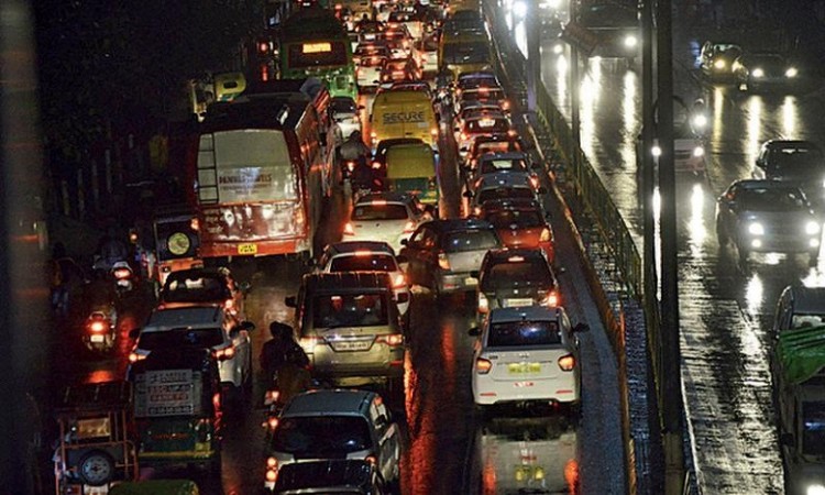 Traffic stalled on Hyderabad-Vijayawada highway