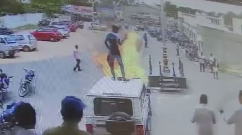 Man Sets Tehsildar's Vehicle on Fire in Karnataka After Police Refuse Complaint