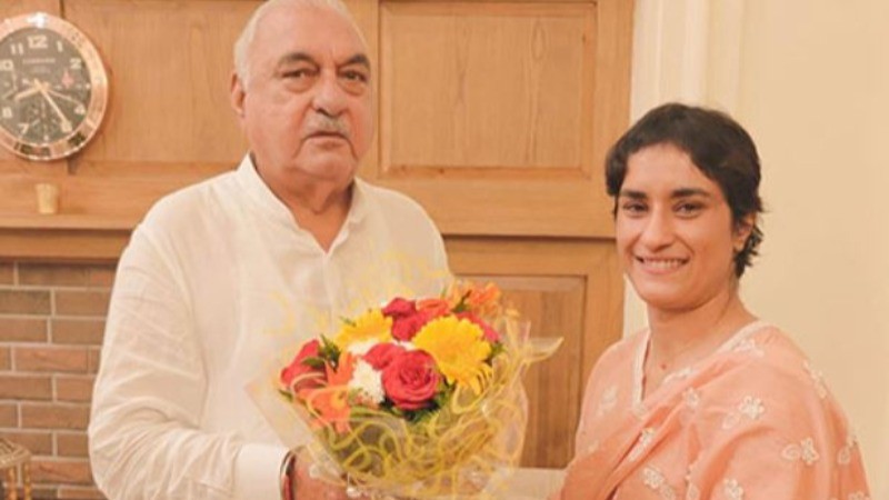 Wrestler Vinesh Phogat's New Political Journey: A Fight for Service and Justice, Says Former CM