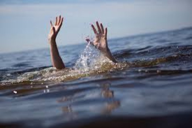 Two young men drowned in Kakatiya Canal while taking selfies