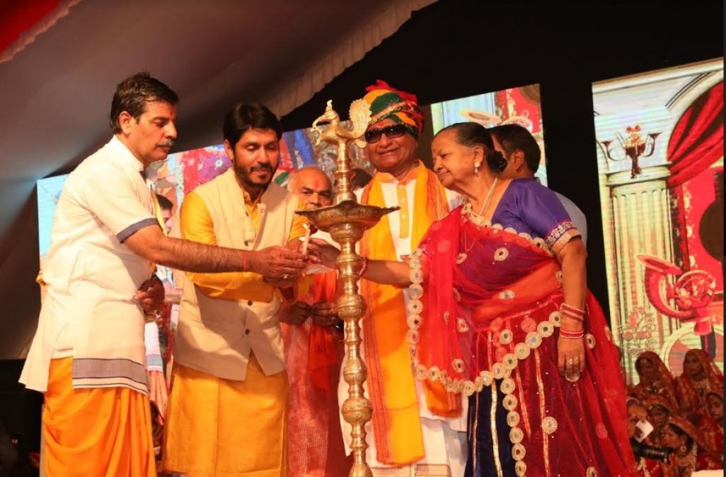 51 divyang and underprivileged couples tie the knot at Smart Village in Narayan Seva Sansthan