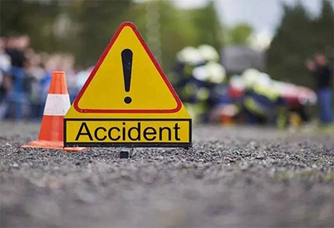 Four skilled workers die, 15 injured in van-lorry collision in Tamil Nadu