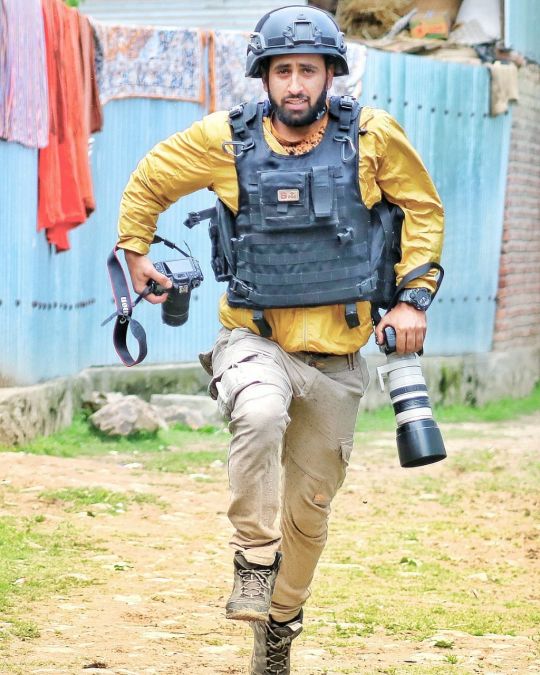 This story is about the life of a kashmiri photojournalist, Junaid bhat