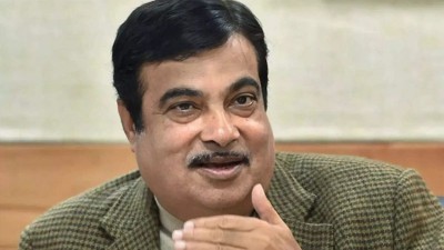 Gadkari Calls for Expansion of Vehicle Scrapping Centres, Announces Major Testing Agency