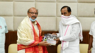 Professor Rama Chandramouli gets conferred with Kaloji Puruskaram