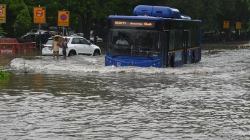 IMD Issues Orange Alert for Delhi: Heavy Rain and Thunderstorms Expected