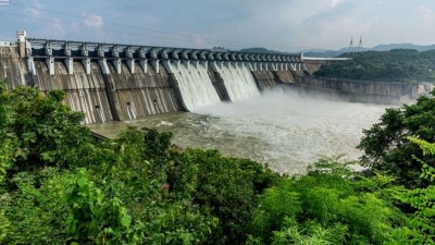 Sardar Sarovar Dam Nears Full Capacity; Villages in Bharuch Put on Alert