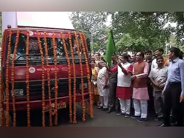 MP CM Shivraj Singh Chouhan flags off 'Swachhta hi Seva' campaign