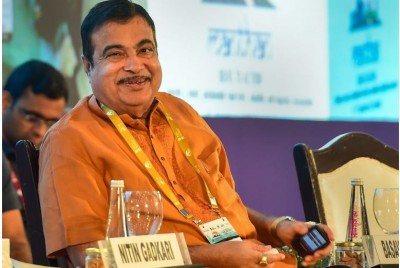 Gadkari calls for special Public transport system in PPP mode