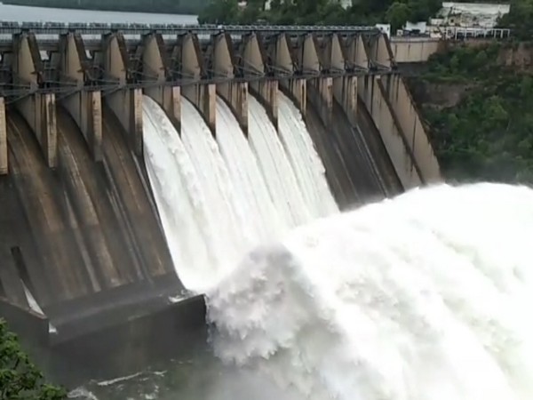 Andhra Pradesh: Seven gates opened in Srisailam project