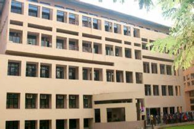 Four new online master's degree programs are offered by IIT Kanpur, and GATE scores are not necessary
