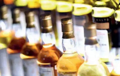 एक महीने में ढाई करोड़ बोतल शराब गटक गए दिल्ली के लोग, जाने सरकार ने कितना कमाया ?