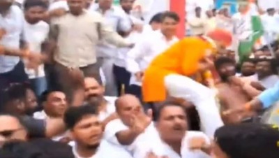 Chaos in Congress: Jan Aakrosh Yatra Marred by Intra-Party Brawl
