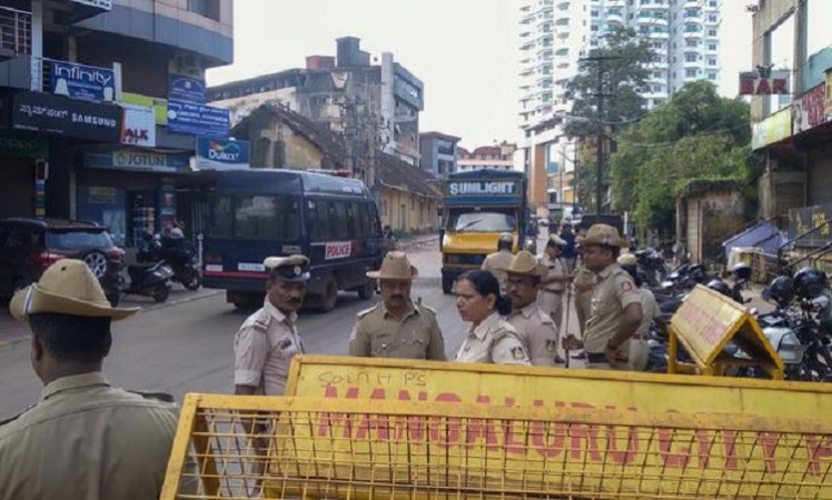 Karnatak police continue raids on PFI, How many activists detained?